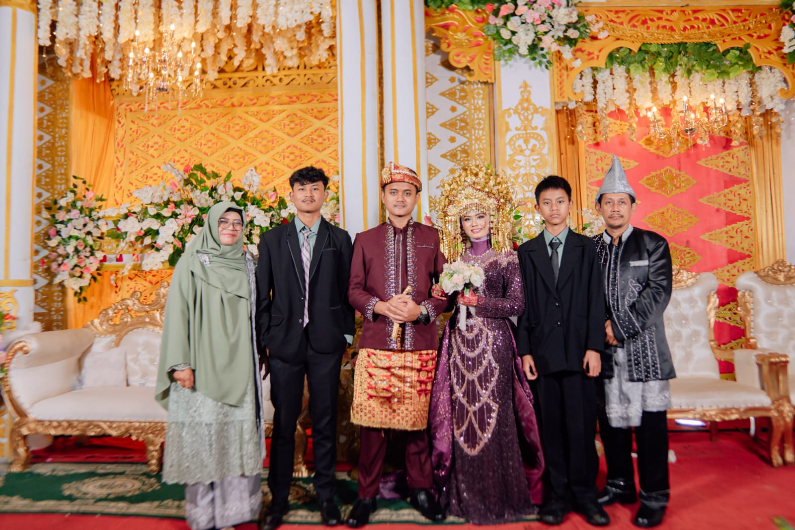 Faros & Tika 16