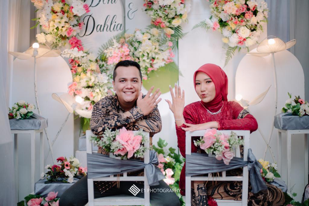 Dahlia & Deni 16