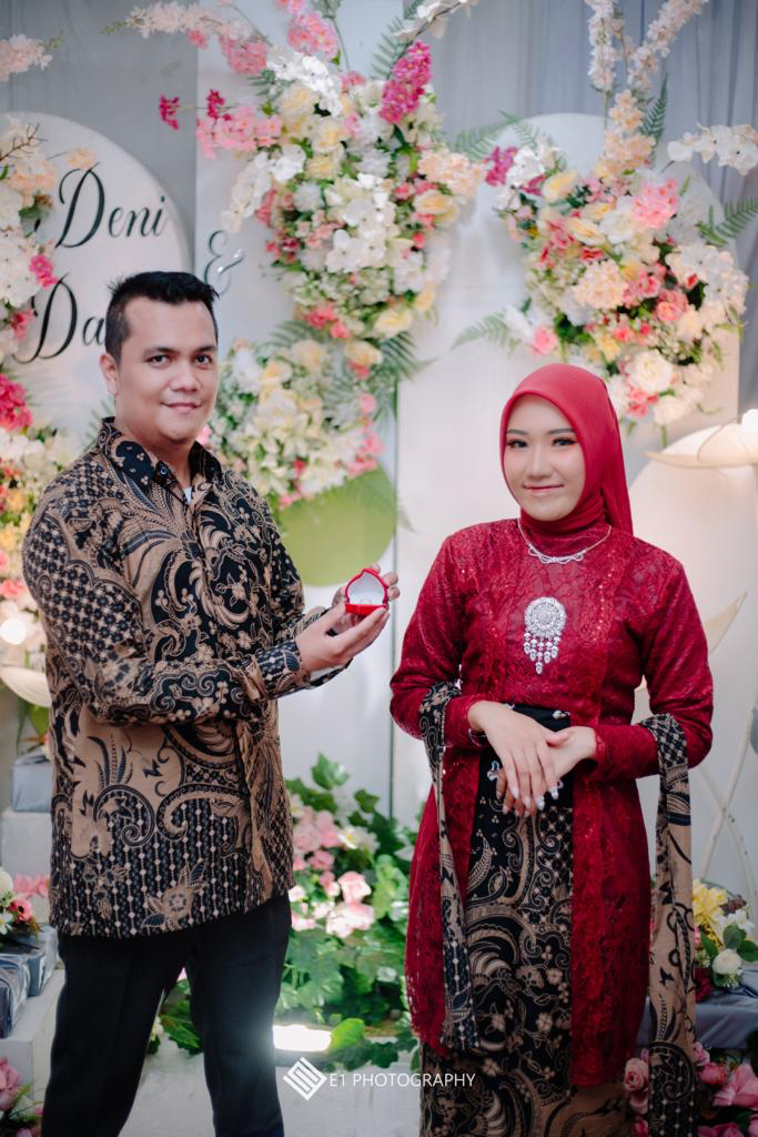 Dahlia & Deni 18