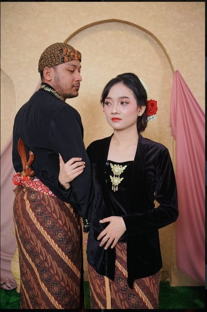 Daryanto & Friska 3r