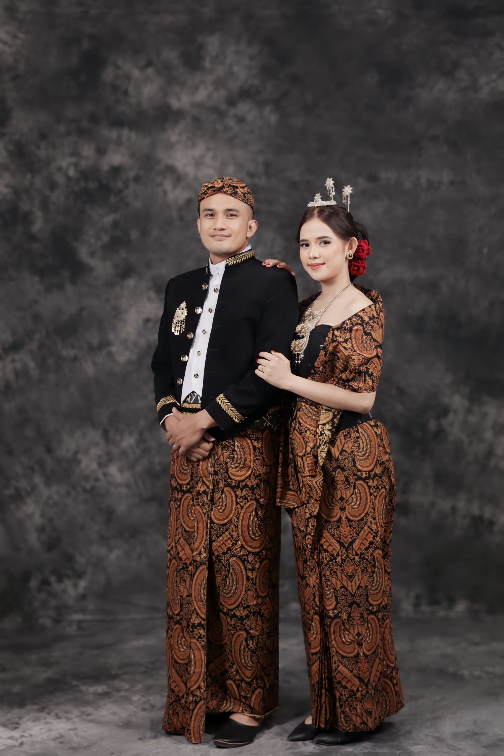 Refina & Indra 12