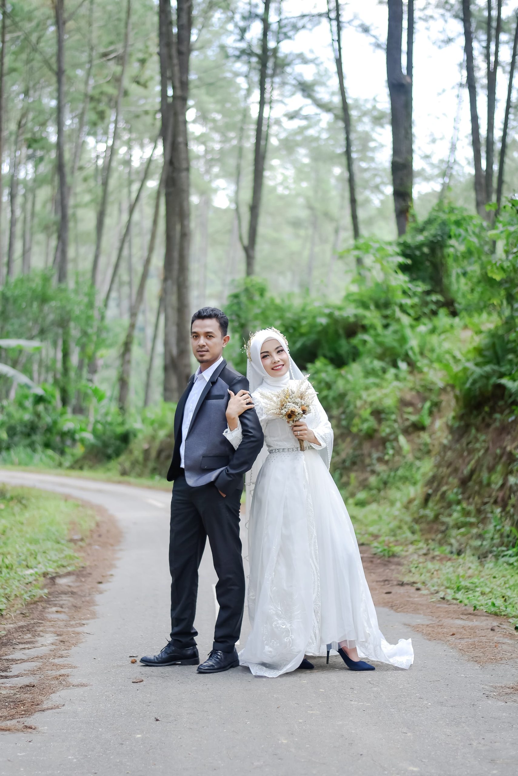 Anton & Tari 16