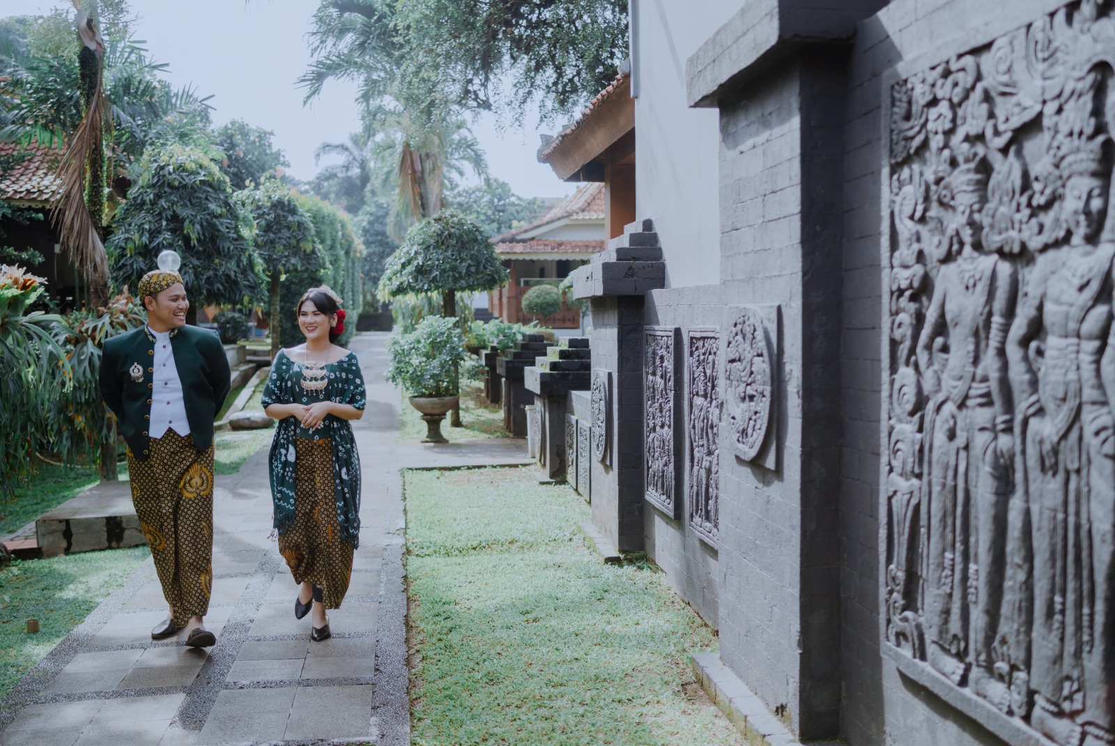 Devi & Lukie 1