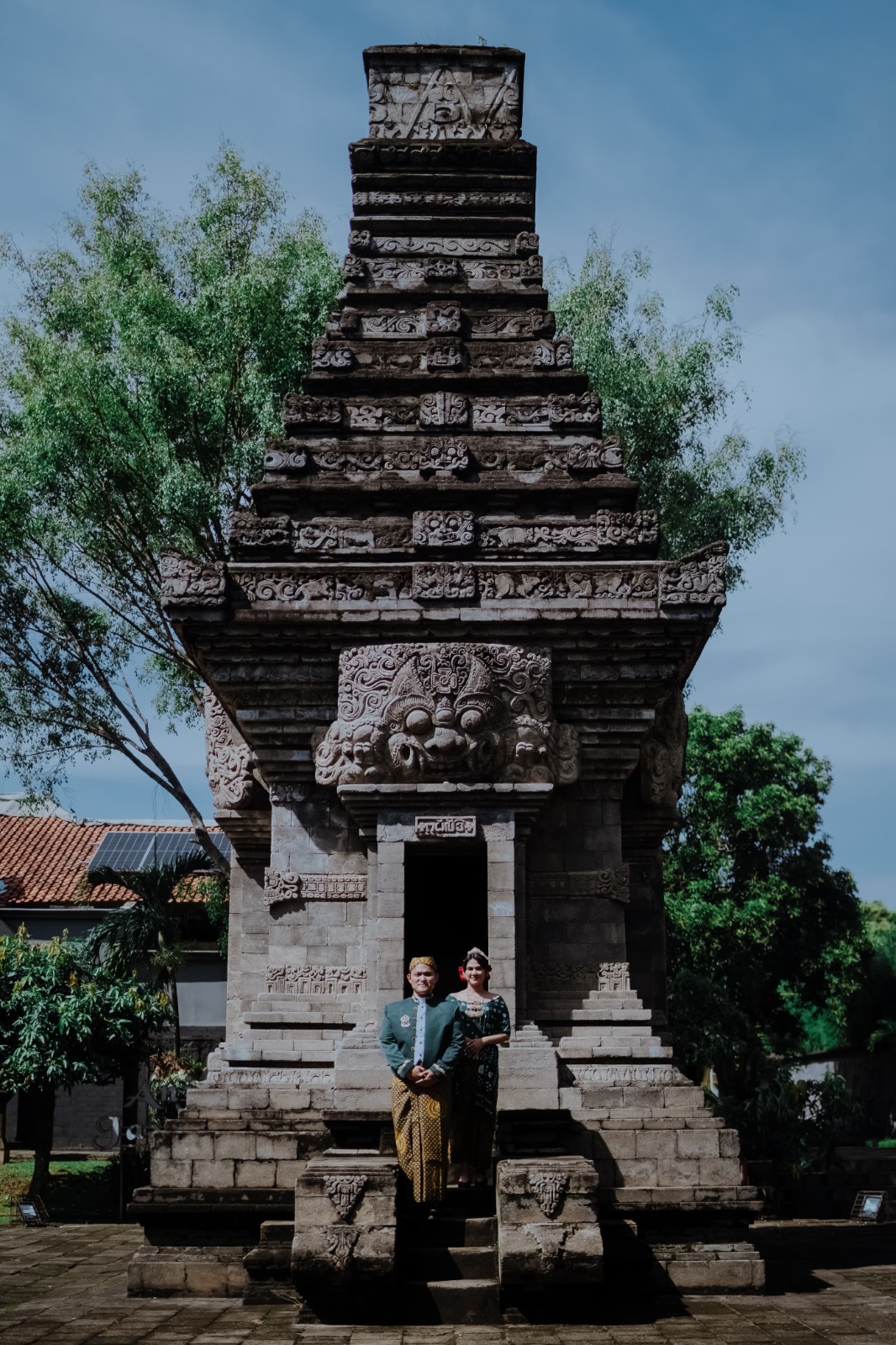Devi & Lukie 14