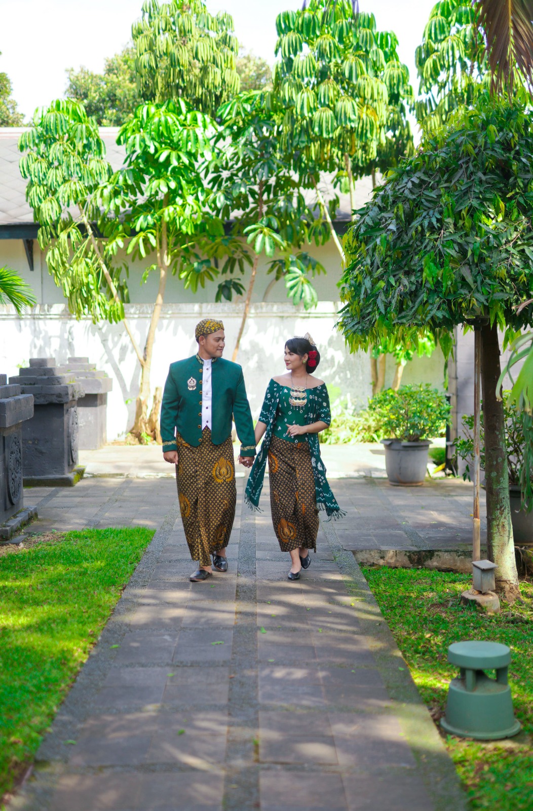 Devi & Lukie 3
