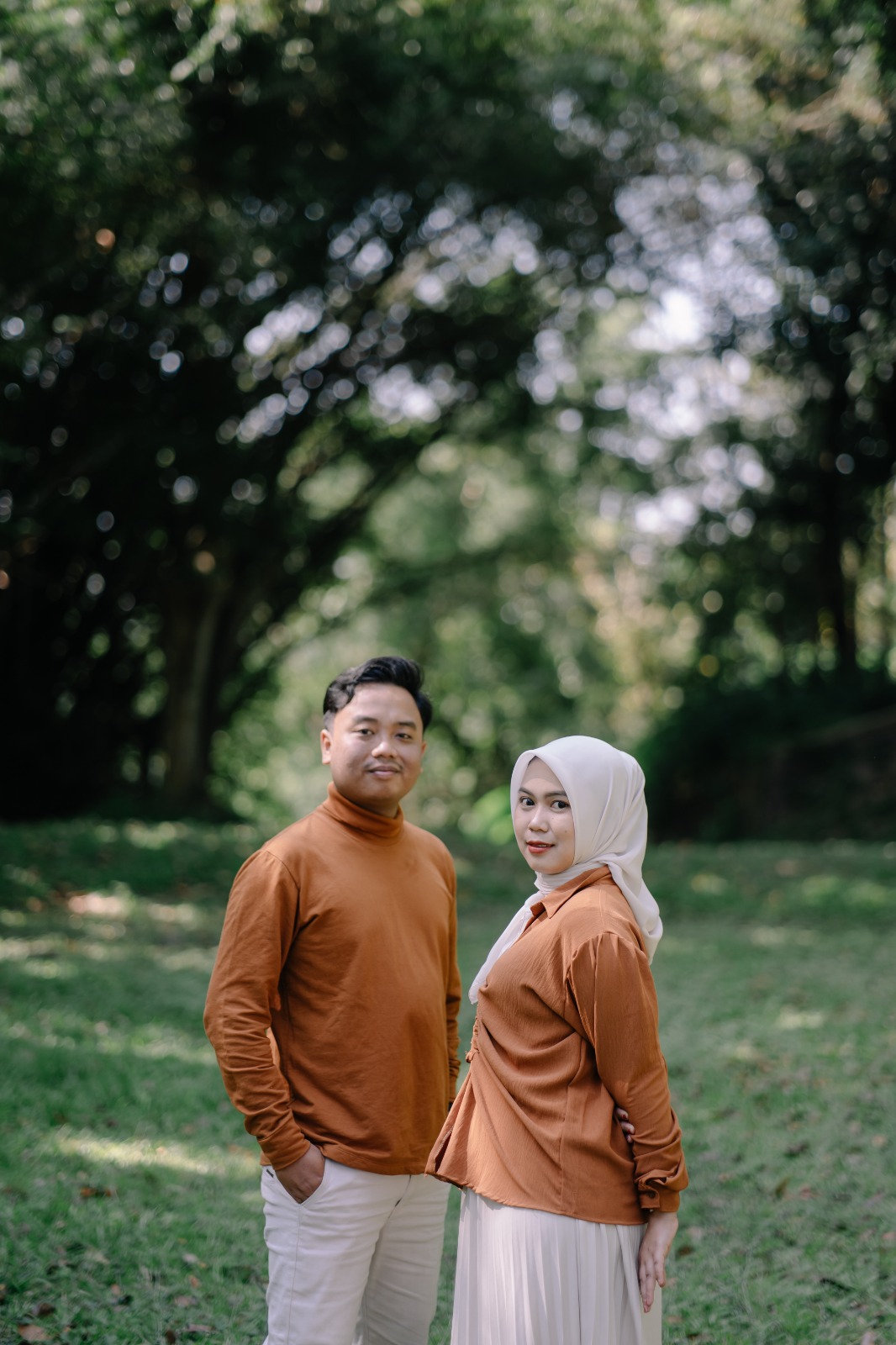 Hakky & Devia 12