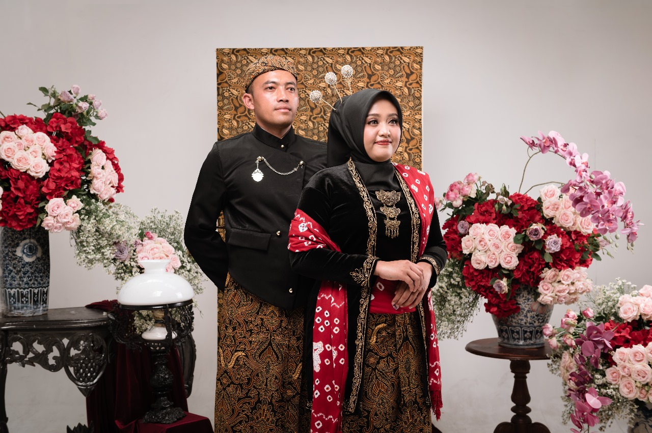 Devi & Yudha 1