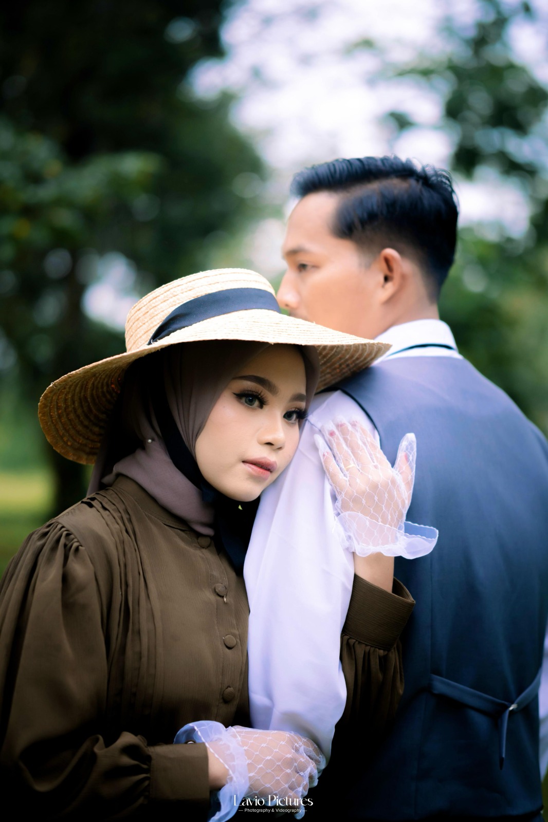 Somad & Indri 15