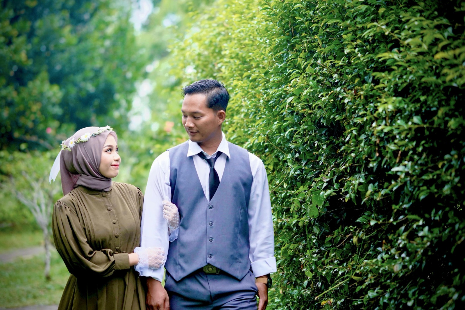 Somad & Indri 17