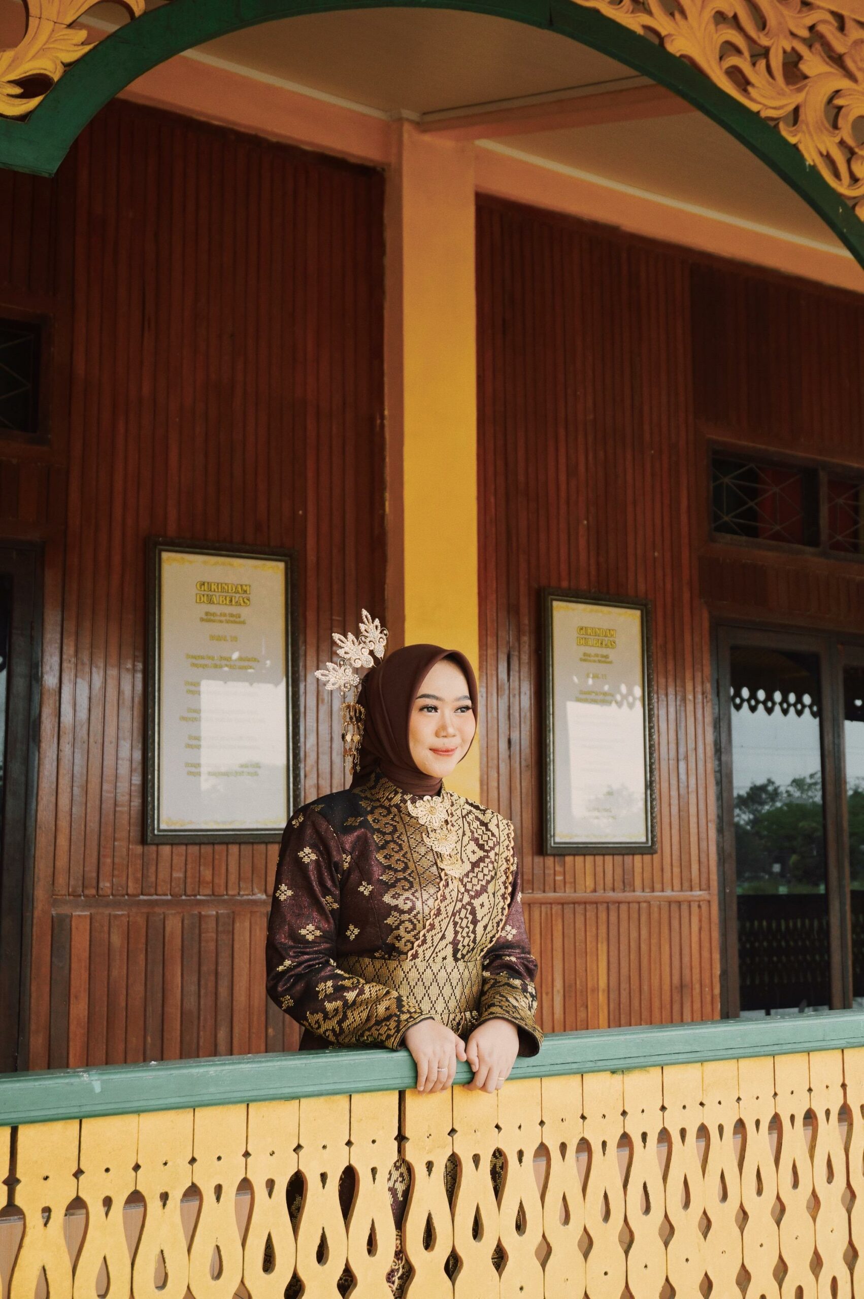 Desma & Ade 13