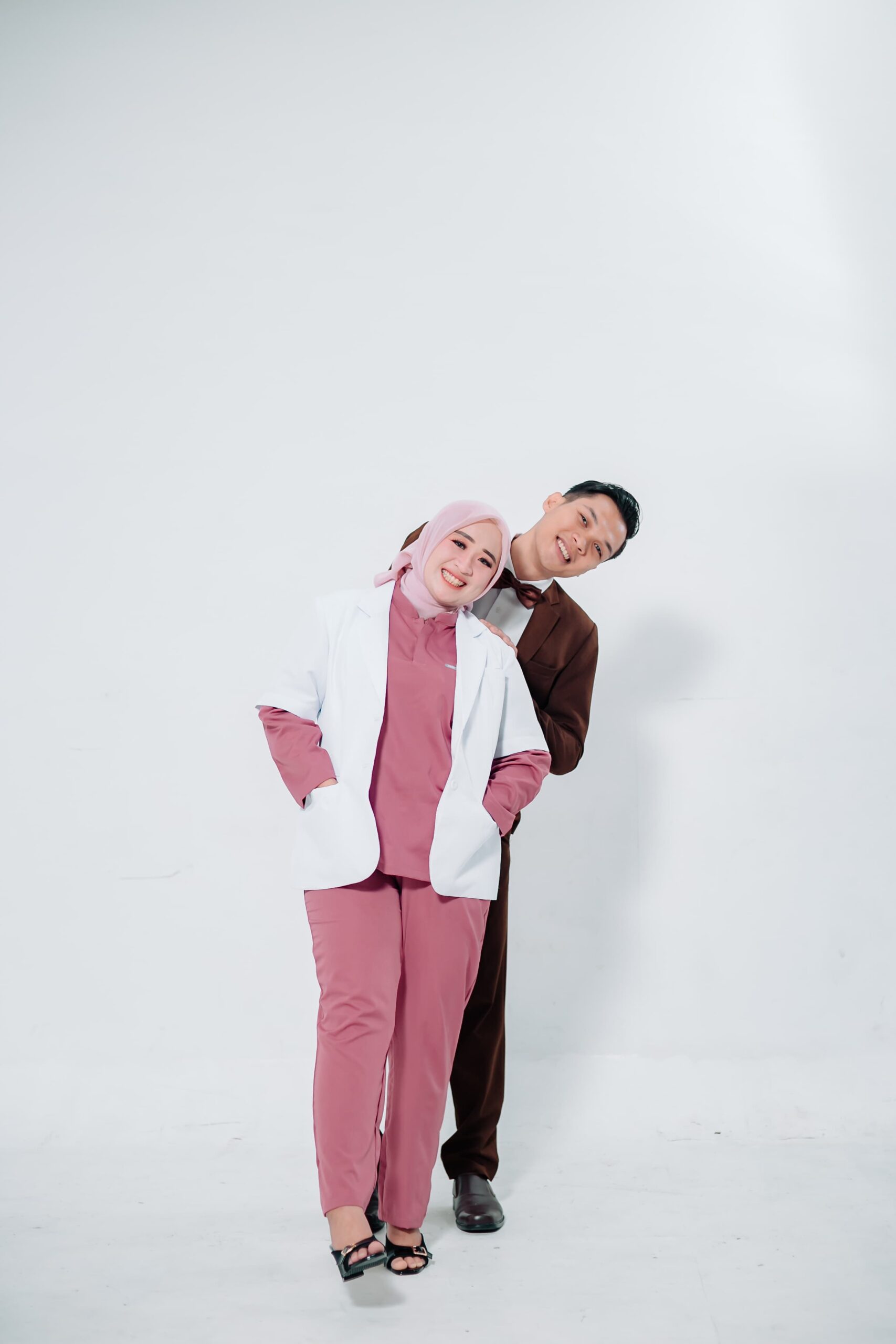 Bella & Tarya 10