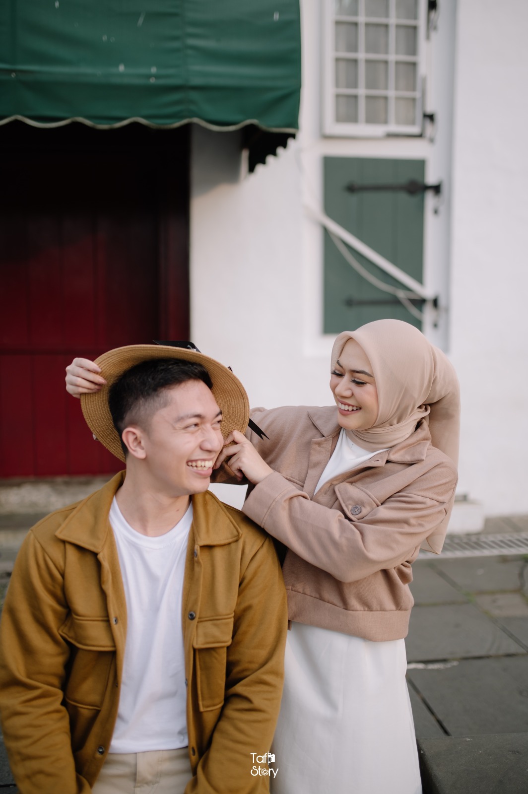 Sarah & Vidi 1