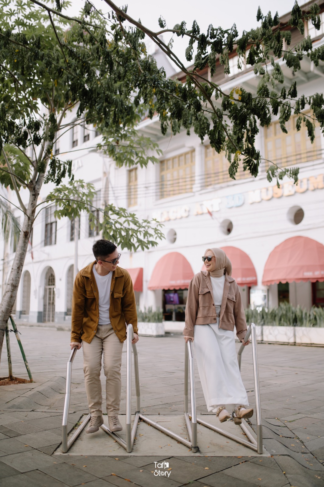 Sarah & Vidi 11