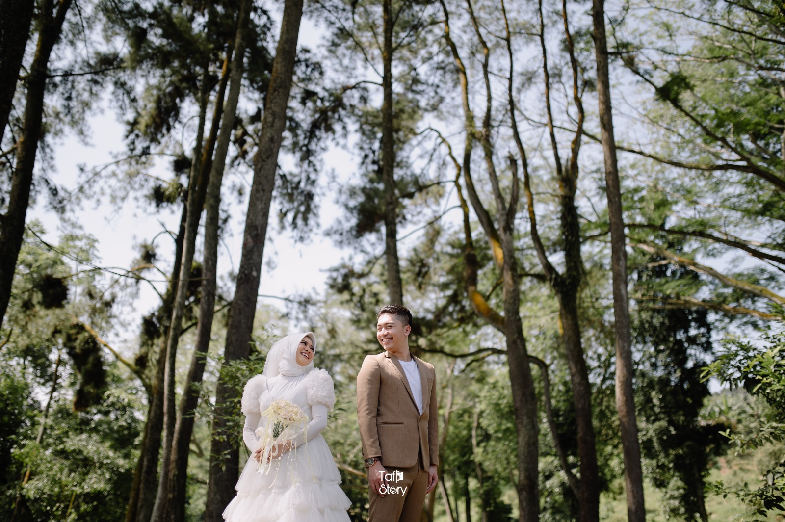 Sarah & Vidi 12