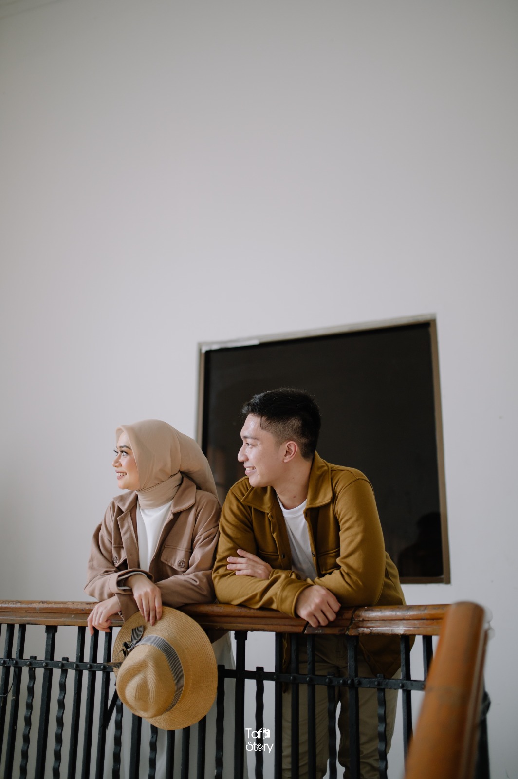 Sarah & Vidi 16