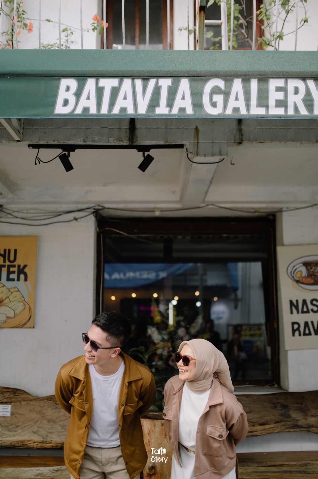 Sarah & Vidi 17