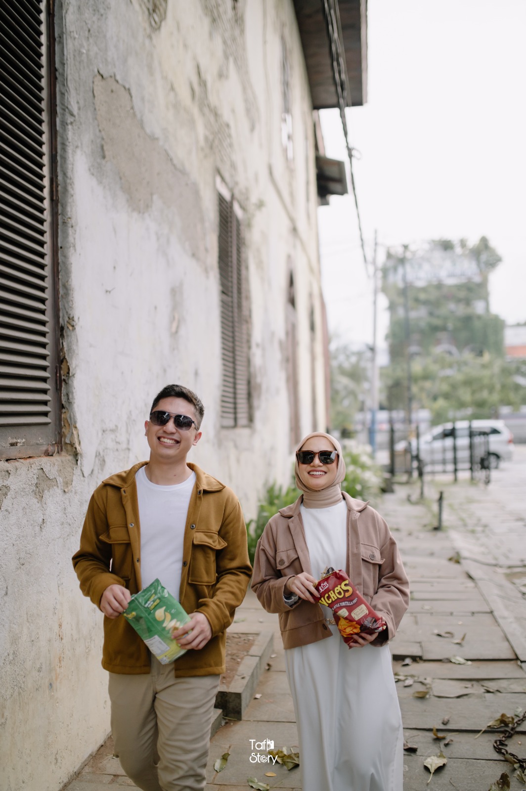 Sarah & Vidi 18