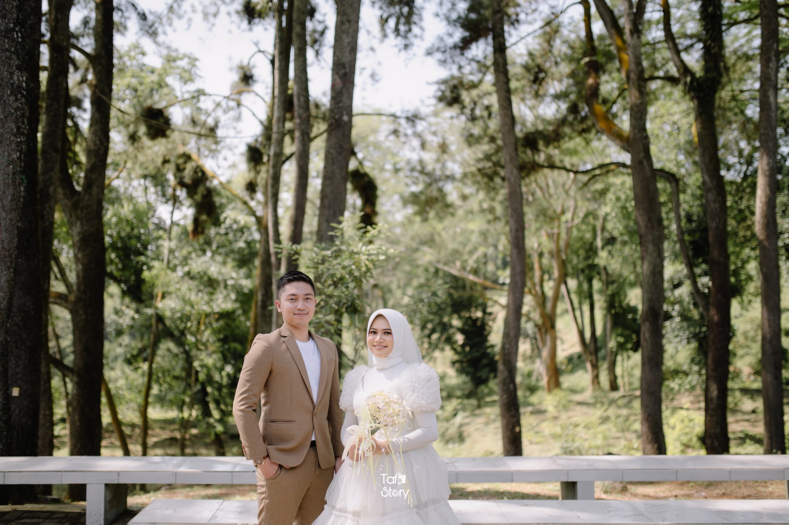Sarah & Vidi 6
