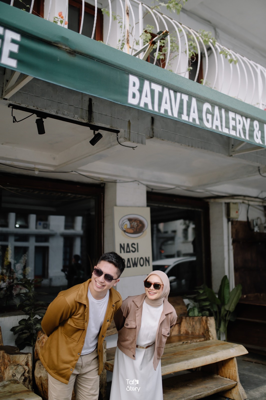 Sarah & Vidi 7