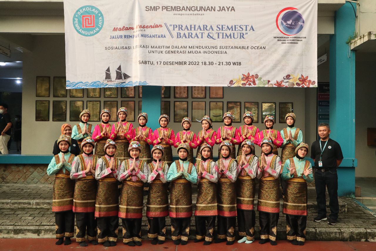 graduation-SMP-Pembangunan-Jaya-Bintaro-13.jpg