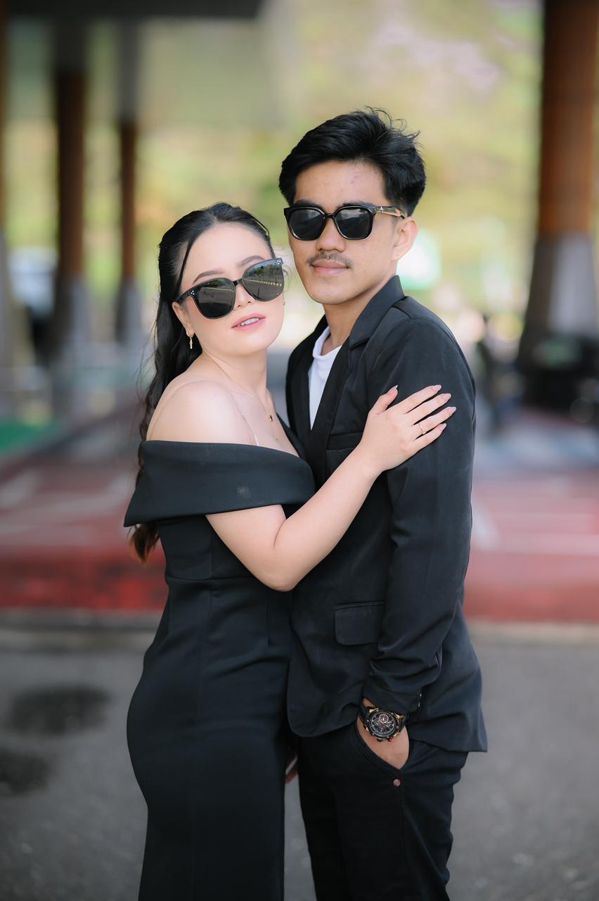 Efen & Tiwi 1