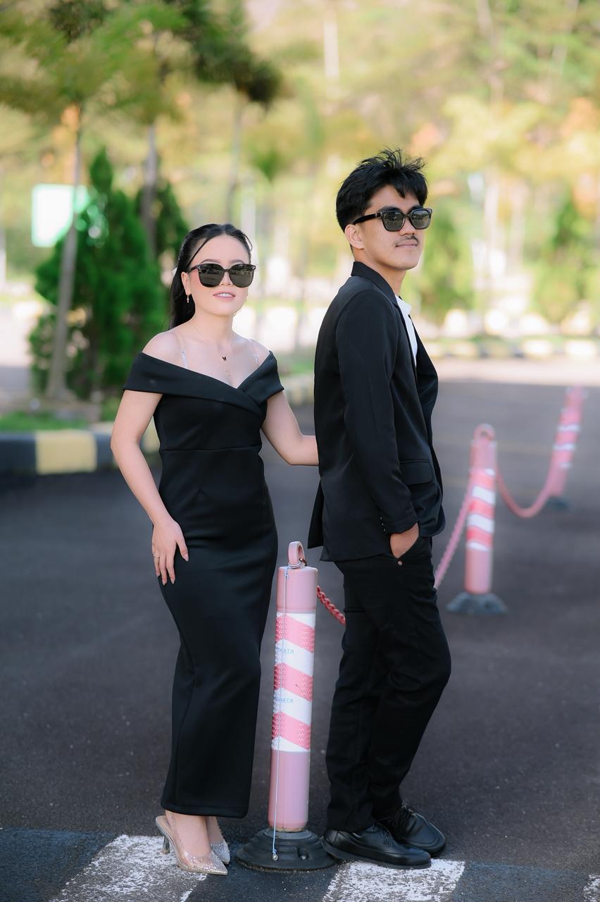 Efen & Tiwi 8