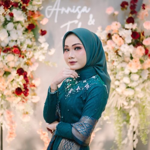 Annisa & Febry 19