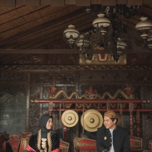 Haura & Denny Revisi 16