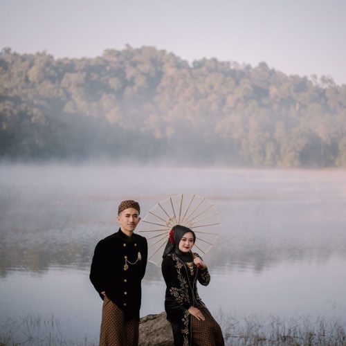 Yuni & Azis 2