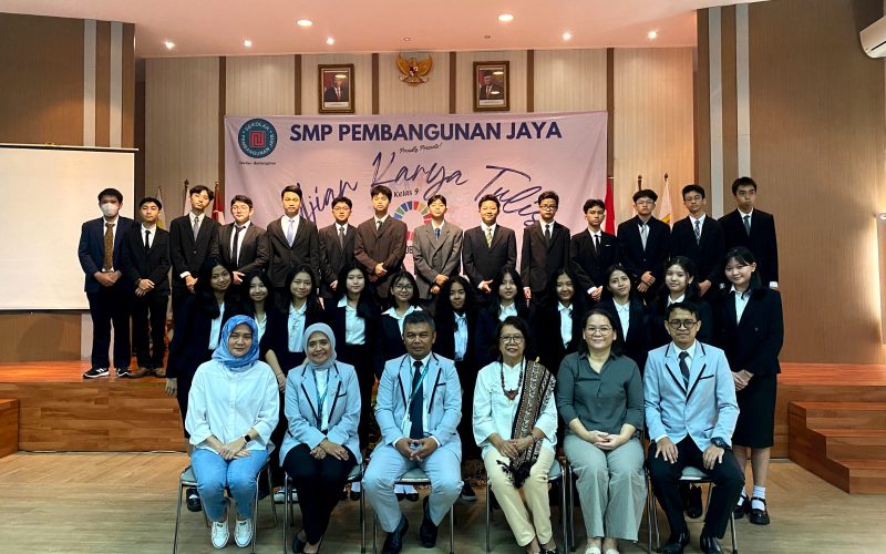 graduation-SMP-Pembangunan-Jaya-Bintaro-27.jpeg