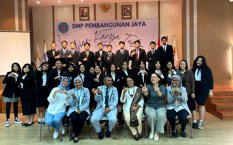 graduation-SMP-Pembangunan-Jaya-Bintaro-30.jpeg